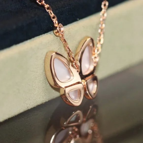 Excellent Used Condition VCA Necklace - Picture 4 of 6